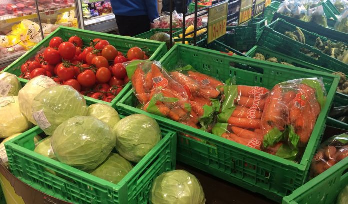 supermercado lineal repollo berza tomate zanahoria